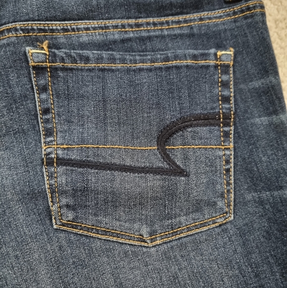 AMERICAN EAGLE OUTFITTERS "Shortie" Super Stretch Denim Shorts, Size US6 - Picture 9 of 10